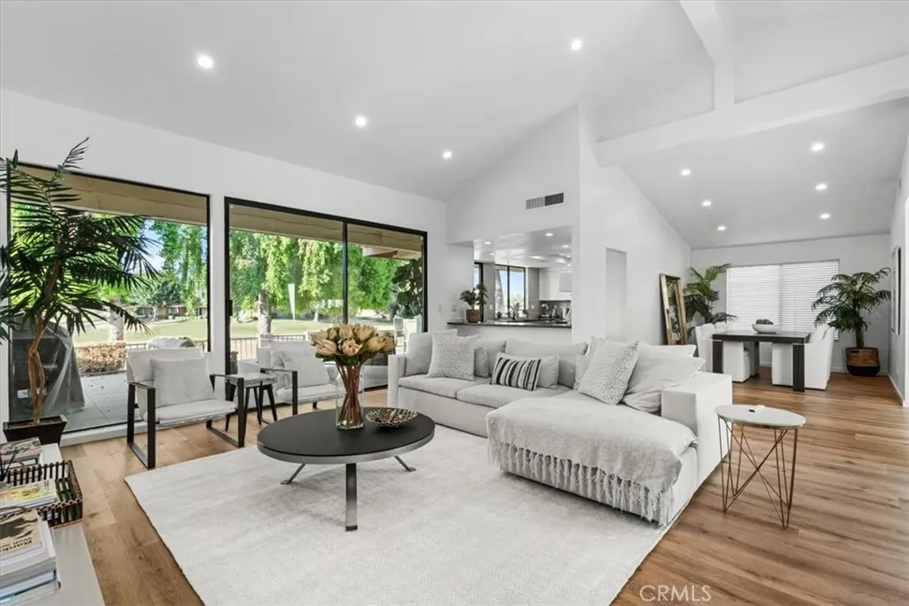 172 S Castellana, Palm Desert, California 92260 home-pic-10